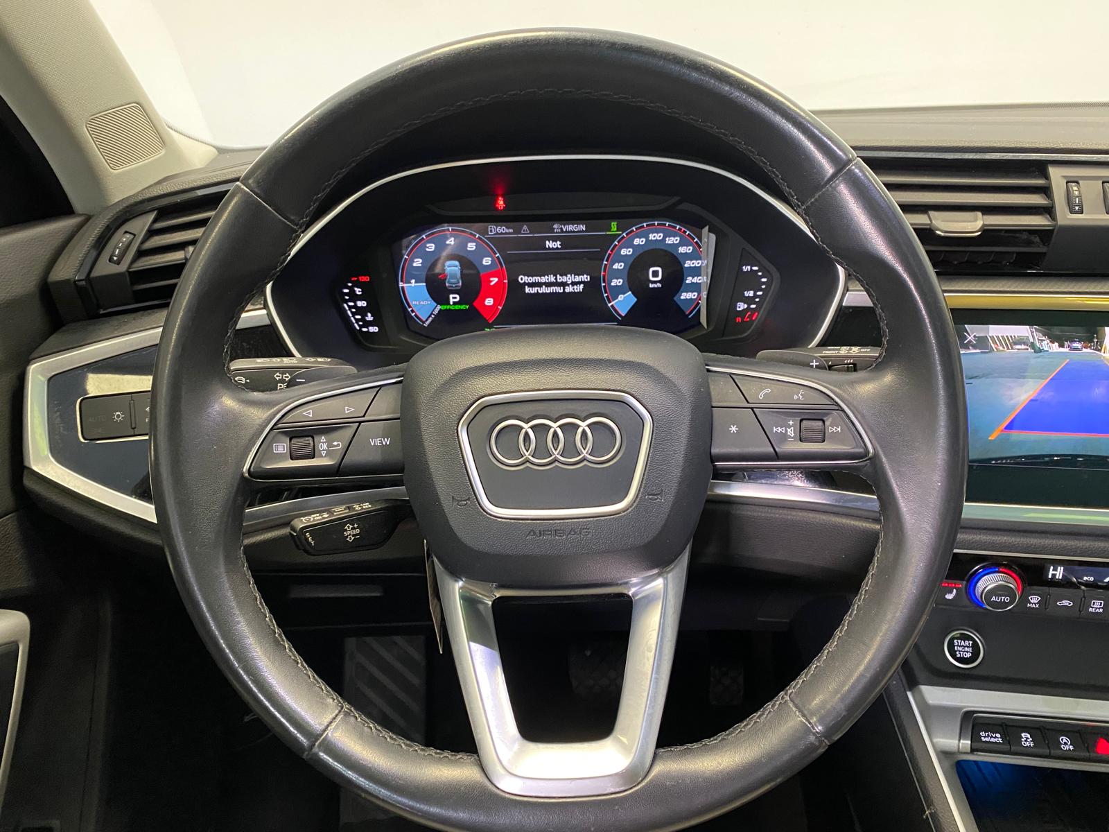AUDI Q3 7
